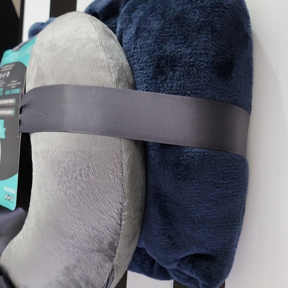 Bon Voyage Memory Foam Neck Pillow & Blanket Travel Gift Set - Picture 12 of 16